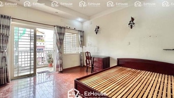 CHO NUÔI PET - BAN CÔNG FULL NT KẾ BÊN Q10 FREE 2 XE MỚI 100%