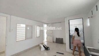 Trống Studio / Gác giá bình dân mới - sạch - đẹp