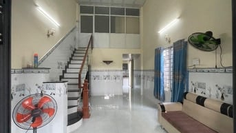 Cho thuê nhà nguyên căn. 2 mặt hẻm. Ô tô vào tận nhà