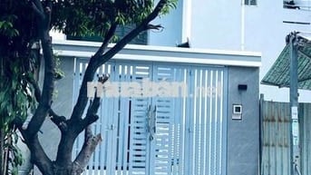 Nhà thuê Lê Văn Quới. Quận Bình Tân (2pn, 2wc) hẻm xe hơi. Dtsd 140m2