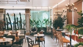 Tòa nhà ngay trường chinh Q.Tân Bình - Dtích: 9.5x 32m kc 10 tầng