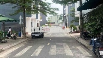 Nhà phố hoàn công vòng xoay an phú