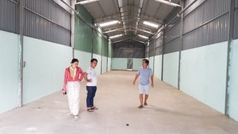 Nhà xưởng cho thuê phường thạnh lộc quận 12 dt: 400m giá 18 triêu/thán