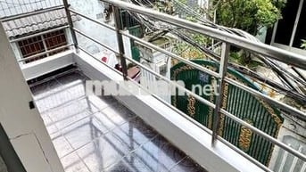 ĐINH TIÊN HOÀNG-P1 BÌNH THẠNH-GIÁP Q1- 3TẦNG-2PN-SÁT MẶT TIỀN- CHỈ2TY7