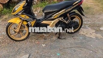 Yamaha màu Vàng đen