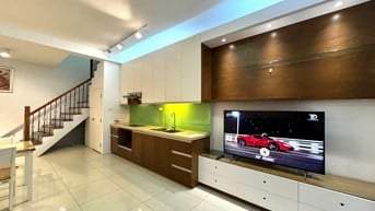 Bán nhà đẹp BỒ Đề 32m²x 5 Tầng ,gần cầu Chương Dương .Giá 7,75 tỷ