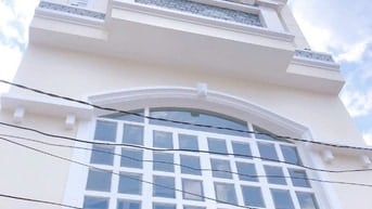 Bán gấp nhà 5 tầng ngang 5 dài 18 vuông vức gia đình 3 thế hệ