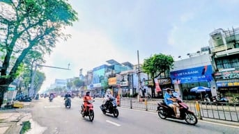 Kẹt tiền hạ giá bán gấp! Nhà mặt tiền Phan Xích Long DT: 4.1x18m