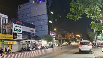 Bán nhà mặt tiền đường Huỳnh Tấn Phát Quận 7, DT 5,2x28 giá 20.9 tỷ