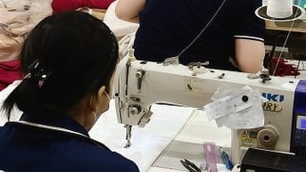 Thợ thi công lắp đặt - rèm cửa Hà Phương