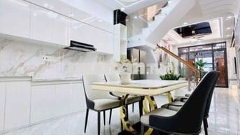 Siêu phẩm Nguyễn ảnh thủ 5 tầng. Hẻm xe tải. Hơn 6ty