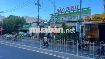 Nhà mặt tiền lê Văn Quới 9 x 40 trống suốt