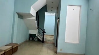 Bán nhà lầu đúc mặt tiền nhựa gần nhà thờ Bặch Đằng