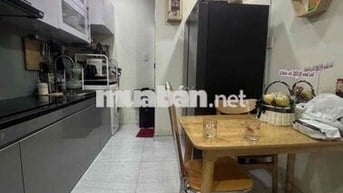 Nhà 50m2 sử dụng, 2PN, cách hẻm lớn 10m, gần chợ Tân Bình