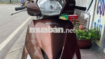 Honda lead 110Fi may zin em ngay chu giao can cuoc