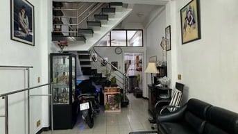 BÁN NHÀ 4 TẦNG  HẺM XE TẢI ĐƯỜNG NGUYỄN TRI PHƯƠNG QUẬN 10