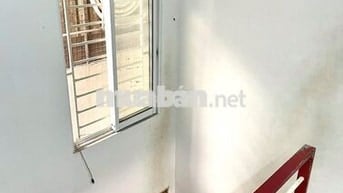 Phòng trọ 12 m2, Đường Trần Xuân Soạn, ngay chân Cầu Rạch Ông