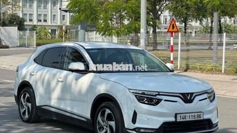 VF8 Eco 2023 Mua Pin Catl siêu lướt 8.000km