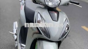 Vision phiên bản Sport xám xi măng