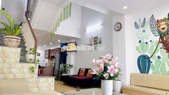 nhà mặt tiền cách biển 3p đi bộ