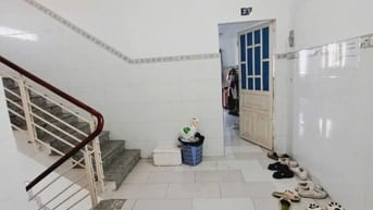 Bán nhanh căn hộ dịch vụ , 9 phòng  , hẻm ô tô   , Bình Trưng Đông