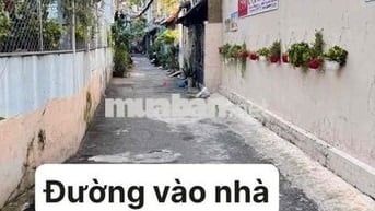 Nhà e cần gom tiền nên bán bớt 1 căn đổ 2 tấm