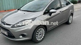 Ford Fiesta 5 chổ rin 100% cực mới