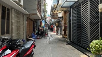 Bán nhà mới xây 100% - 4 tầng. Hẻm Xe Hơi – 128 Bàn Cờ, P.3, Q.3