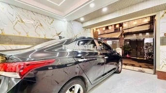 XE HƠI NGỦ TRONG NHÀ QUẬN 7, 3 TẦNG, NGANG HIẾM 5M, NGUYỄN THỊ THẬP