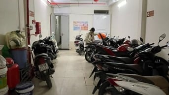 Chính chủ  bán toà nhà chung cư mi ni  tại ngõ 172 Vũ hữu DT 76,8m2 , 