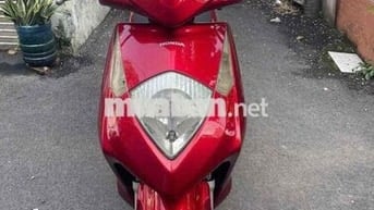 Honda Dylan Đỏ máy em, biển số thành phố