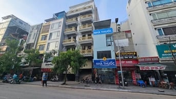 Bán 80m2 đất phố Lạc Long Quân, ô tô tránh, ngõ thông, gần hồ