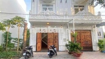 CHO THUÊ NHÀ 2 LẦU FULL MÁY LẠNH KHU DÂN CƯ HỒNG LOAN