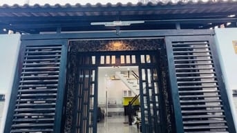 Bán Nhà Giáp 3 Mặt Hẻm Vô Cùng Đắc Địa Lâm Văn Bền, 02 Tầng, 4,8x10m