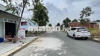 Nhà 2 phòng mới 99% KDC Hồng Loan