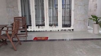 Bán nhà sổ hồng riêng.dt 100m2 công nhận đủ