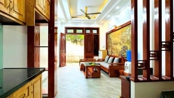 QUÁ HIẾM! NHỈNH 8 TỶ PHỐ TRẠM, NHÀ DÂN XÂY 5 TẦNG, Ô TÔ QUA NHÀ, FULL 