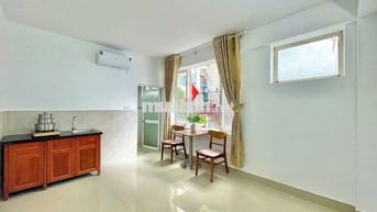 PHÒNG CỬA SỔ TRỜI ĐỐI DIỆN ETOWN - LOTTE CỘNG HÒA