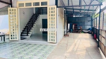 Cho thuê nhà sân oto dt rộng 125m2 dĩ an Bình Dương