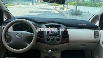 Toyota Innova 2006 G - 240000 km