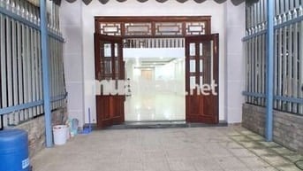 Nhà mới đẹp gần bệnh viện 512, giá 12 triệu, mặt tiền Nguyễn Đức Thuận