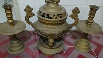 Lư đồng cao 40cm nặng 7.5kg gồm đôi nến dày 