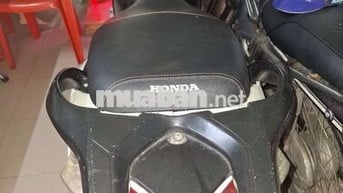 Xe nhà dư dùng cần bán chính chủ xe SH Ý 150 /2008