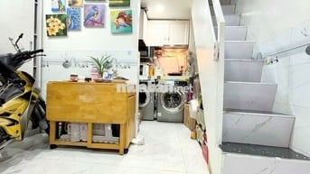 Bán nhà nhỏ Hẻm Trần Đình Xu Quận 1 full nội thất