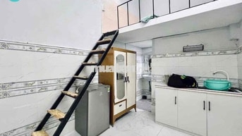 PHÒNG GÁC CAO 2M2 CÓ CỬA SỔ TRỜI ĐÓN NĂNG ĐI BỘ QUA UTH