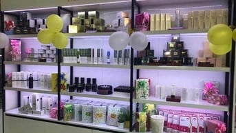 CẦN GẤP 3 BẠN PHỤ TẠI CỬA HÀNG 