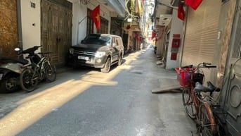 Chính chủ bán nhà ko qua sàn phân lô ô tô tránh 35m2 3t nhỉnh 10 tỷ