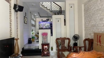 Bán nhà đường 7M Phạm Hùng P4Q8. 4x18m 2 lầu