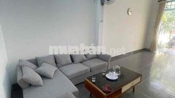 Nhà sạch sẽ gần chợ trường học đường Chính hữu