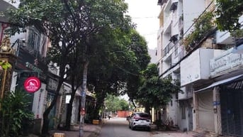 BÁN 1 TRONG 2 LÔ ĐẤT LIỀN NHAU -  NGUYỄN GIA TRÍ ( D2 cũ ) NỐI DÀI